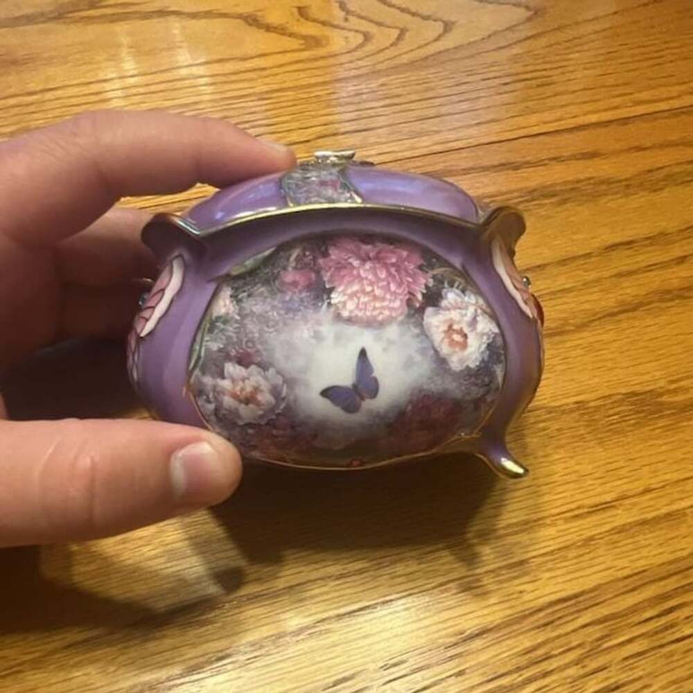 Ardleigh Elliott Enchanted Wings Porcelain Music Box by Lena Liu